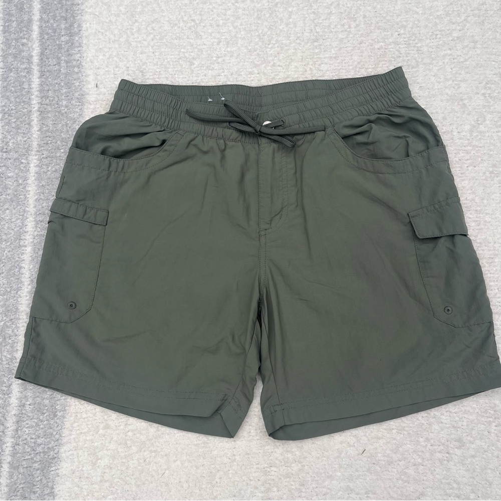Columbia women's Green Cargo Shorts